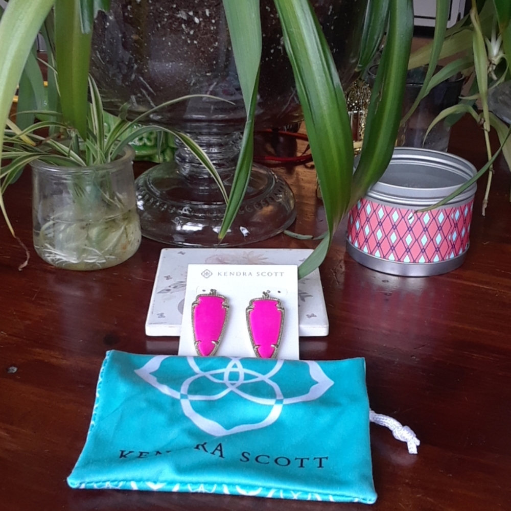 KENDRA SCOTT EARRINGS